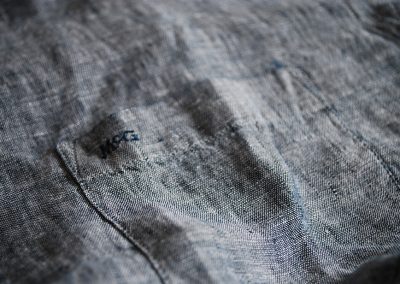 detalle-de-textura-camisa-gris-mcgregor-jorge-kaisarieh